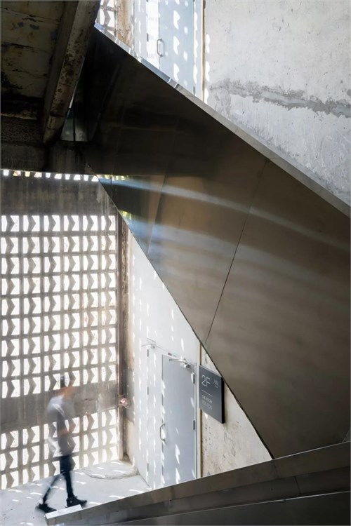 尋常設(shè)計(jì) 重慶山鬼montmirage解放碑店廠房改造精品酒店 嫁衣的裙擺