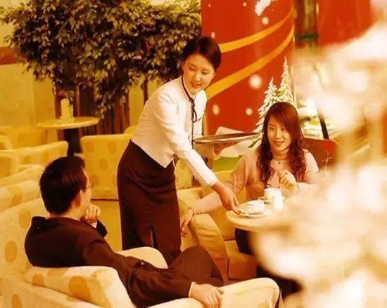 餐飲服務(wù)中的26個(gè)尷尬場(chǎng)景, 優(yōu)秀服務(wù)員一句話(huà)化解!